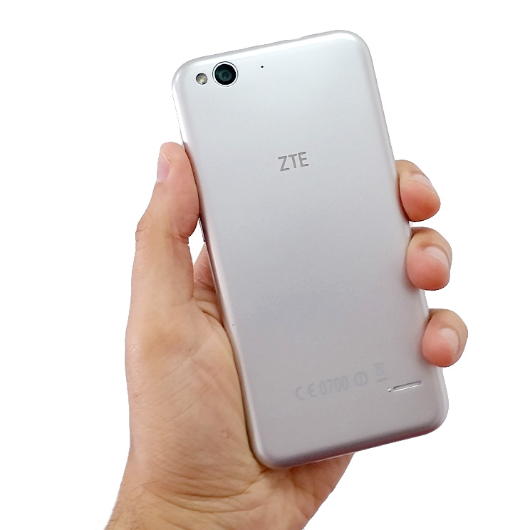 טלפון סלולרי ZTE Blade S6