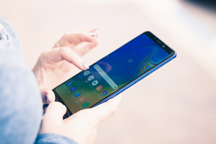 טלפון סלולרי Samsung Galaxy A9 (2018) 128GB 8GB RAM סמסונג