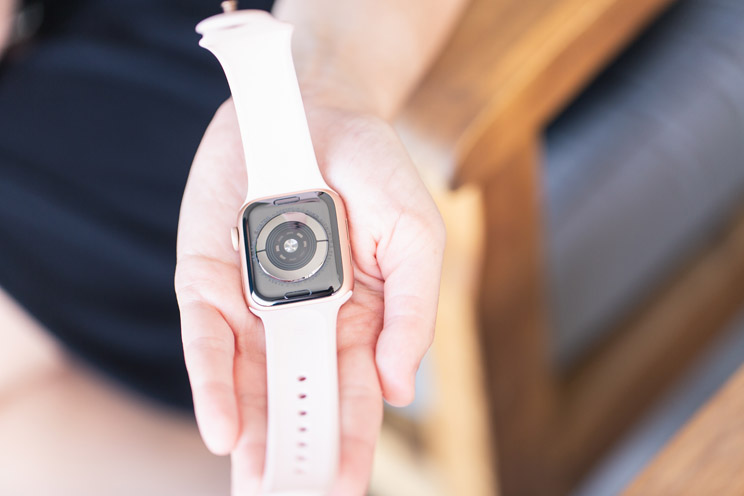 שעון חכם Apple Watch Series 4 44mm Aluminum Case Sport Loop GPS + Cellular אפל
