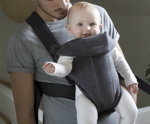 Baby Bjorn Baby Carrier Mini: קומפקטי ונוח