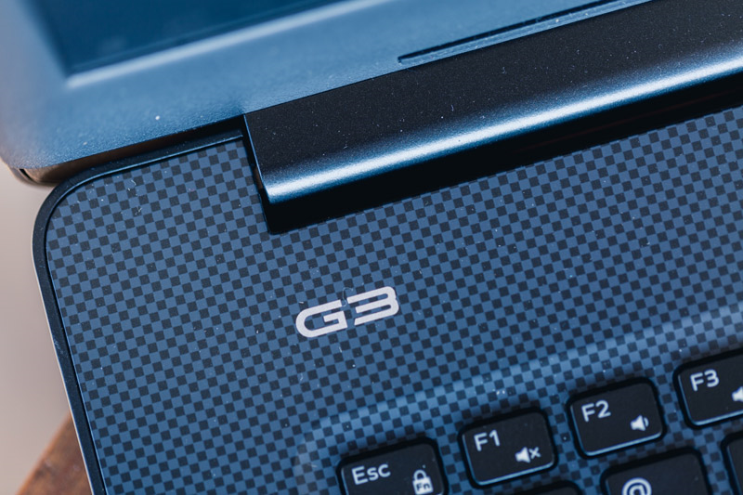 Dell G3 17: גיימינג נייד בין שקעים