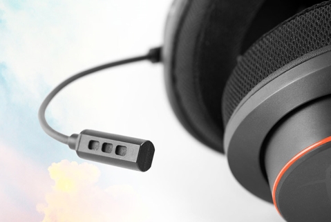 Creative Sound BlasterX H6: האוזניות ל-FPS