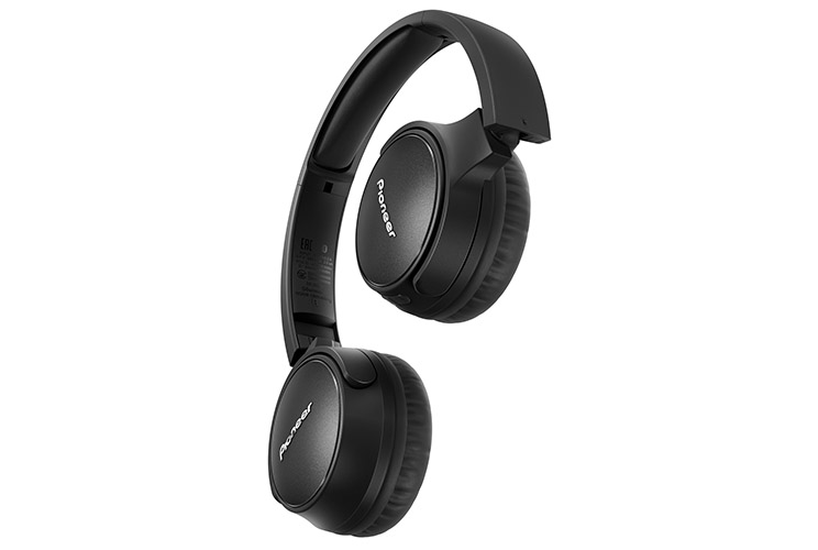 Pioneer S6: סינון רעשים מצוין Pioneer S6: סינון רעשים מצוין