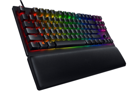 Razer Huntsman V2 TKL: קומפקטית, תחרותית, בוהקת