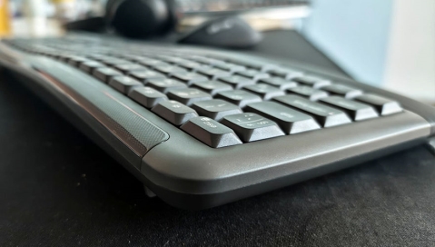 Logitech Signature Comfort Plus MK880: לא עוד סט בנאלי Logitech Signature Comfort Plus MK880: לא עוד סט בנאלי