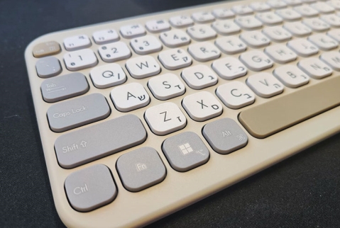 ASUS Marshmallow Keyboard KW100: מינימליזם תפעולי