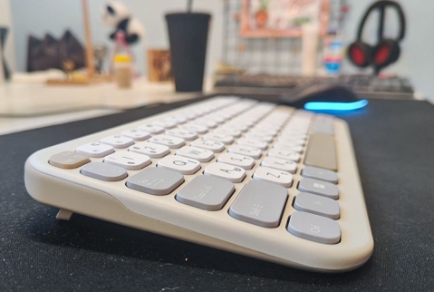 ASUS Marshmallow Keyboard KW100: מינימליזם תפעולי