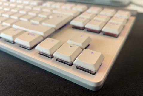 Logitech G515 RAPID TKL: אלגנטית בפרופיל נמוך