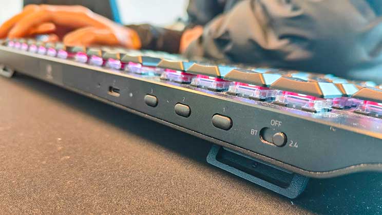 Razer מול Logitech: המקלדת הטובה ביותר Razer מול Logitech: המקלדת הטובה ביותר