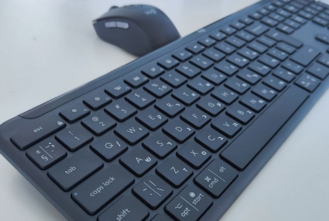 Logitech Signature Slim Combo MK950: סט שקט ורב-שימושי