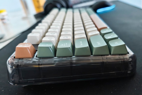 ASUS Jelly75 Keyboard: יפיפיה ונטולת תוכנה ASUS Jelly75 Keyboard: יפיפיה ונטולת תוכנה