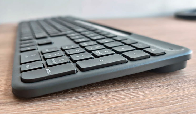 Slim Solar+ wireless keyboard K980 Slim Solar+ wireless keyboard K980