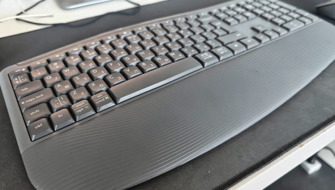 Logitech Signature Comfort Plus MK880: לא עוד סט בנאלי Logitech Signature Comfort Plus MK880: לא עוד סט בנאלי