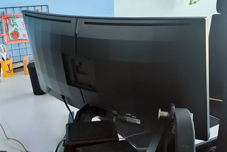 Philips Evnia 34M2C3500L: המחיר תחרותי, המפרט פחות