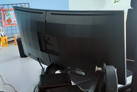 Philips Evnia 34M2C3500L: המחיר תחרותי, המפרט פחות