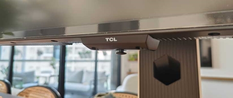 TCL 27R83U: המסך שסינוור אותנו