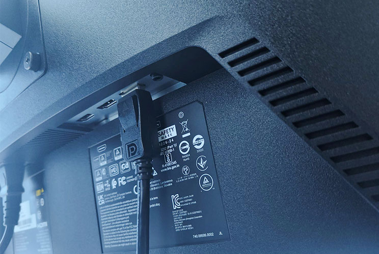 Lenovo Legion R27qc-30: כניסה לעולם הקעור