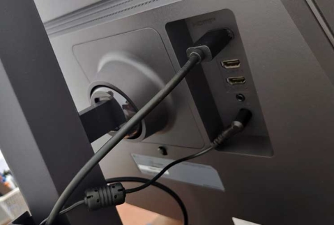 LG UltraGear 27GS75QB: חד וחלק LG UltraGear 27GS75QB: חד וחלק