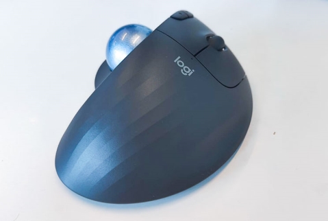 LogiTech Ergo M575: תנו למפרקים לנוח