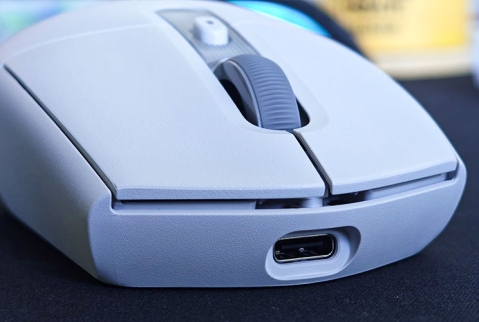 Logitech G305 X Superlight: אופי תחרותי במעטפת צנועה Logitech G305 X Superlight: אופי תחרותי במעטפת צנועה