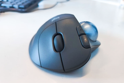 LogiTech Ergo M575: תנו למפרקים לנוח