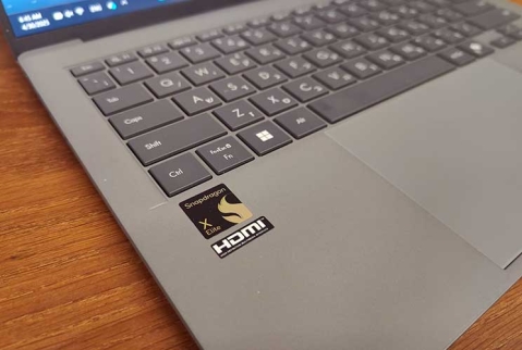 ASUS Zenbook A14 (UX3407): לסטודנטים ויוצרי תוכן מתחילים