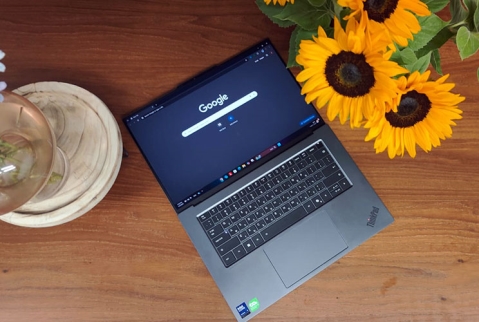 טוב אבל לא בולט בנוף:Lenovo ThinkPad X9-15 Aura Edition