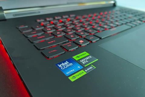 Asus ROG Strix SCAR 18: כשאין גבול לתקציב