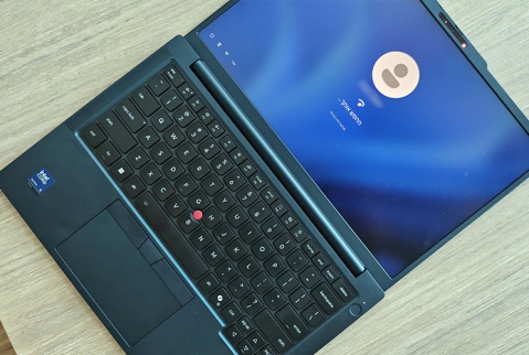 Lenovo ThinkPad T14 Gen 7: בן לוויה אמין