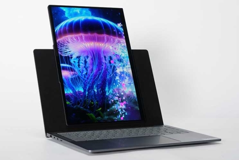 IFA: לנובו מציגה לפטופ עם מסך אנכי־אופקי ותחנות עבודה חדשות