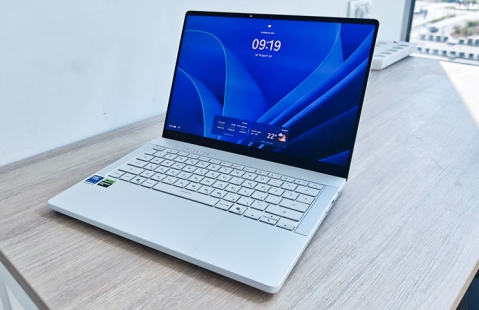 Asus ROG Zephyrus G14 (2026) GU405: עם כוח גדול בא<a id='link_411_2dbc0b73-2fd1-4ef9-ab7e-fb241dee6f7a' data-id='2dbc0b73-2fd1-4ef9-ab7e-fb241dee6f7a' class='MilonLink' href='dictionary.aspx?wordid=411&category=c-pclaptop'><a id='link_411_684ce88c-6969-4267-b975-81d5d0df5db8' data-id='684ce88c-6969-4267-b975-81d5d0df5db8' class='MilonLink' href='dictionary.aspx?wordid=411&category=c-pclaptop'><a id='link_411_03d8045d-326a-45c9-b5be-6174679f4bbf' data-id='03d8045d-326a-45c9-b5be-6174679f4bbf' class='MilonLink' href='dictionary.aspx?wordid=411&category=c-pclaptop'><a id='link_411_b5ff5a12-daf3-4d48-b19d-06d7625577d1' data-id='b5ff5a12-daf3-4d48-b19d-06d7625577d1' class='MilonLink' href='dictionary.aspx?wordid=411&category=c-pclaptop'><a id='link_411_1fdef81d-656e-4464-be1f-9420c3c45cc0' data-id='1fdef81d-656e-4464-be1f-9420c3c45cc0' class='MilonLink' href='dictionary.aspx?wordid=411&category=c-pclaptop'><a id='link_411_f6948290-c4c1-48fd-a863-d5b359ee8f63' data-id='f6948290-c4c1-48fd-a863-d5b359ee8f63' class='MilonLink' href='dictionary.aspx?wordid=411&category=c-pclaptop'><a id='link_411_7dbadc09-fde5-41d9-973e-bb3be6dce55f' data-id='7dbadc09-fde5-41d9-973e-bb3be6dce55f' class='MilonLink' href='dictionary.aspx?wordid=411&category=c-pclaptop'><a id='link_411_61df240e-4ac1-4361-846a-79f91363d412' data-id='61df240e-4ac1-4361-846a-79f91363d412' class='MilonLink' href='dictionary.aspx?wordid=411&category=c-pclaptop'><a id='link_411_f24067e6-c7b6-4f7e-9247-bd0da44c0a30' data-id='f24067e6-c7b6-4f7e-9247-bd0da44c0a30' class='MilonLink' href='dictionary.aspx?wordid=411&category=c-pclaptop'><a id='link_411_57e2bf67-6b8d-446e-8b20-bfc63202fba7' data-id='57e2bf67-6b8d-446e-8b20-bfc63202fba7' class='MilonLink' href='dictionary.aspx?wordid=411&category=c-pclaptop'> מארז </a></a></a></a></a></a></a></a></a></a>קל