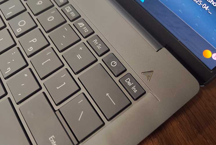ASUS Zenbook A14 (UX3407): לסטודנטים ויוצרי תוכן מתחילים