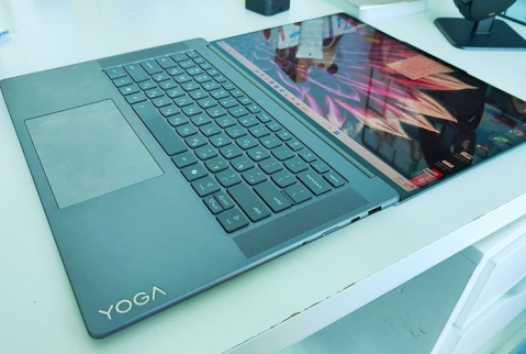 Lenovo Yoga Slim 7i Aura Edition: למעצב הכמעט-מקצועי