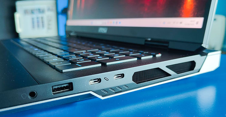 MSI Titan 18 HX AI: מפלצת גיימינג שזוללת אנרגיה MSI Titan 18 HX AI: מפלצת גיימינג שזוללת אנרגיה