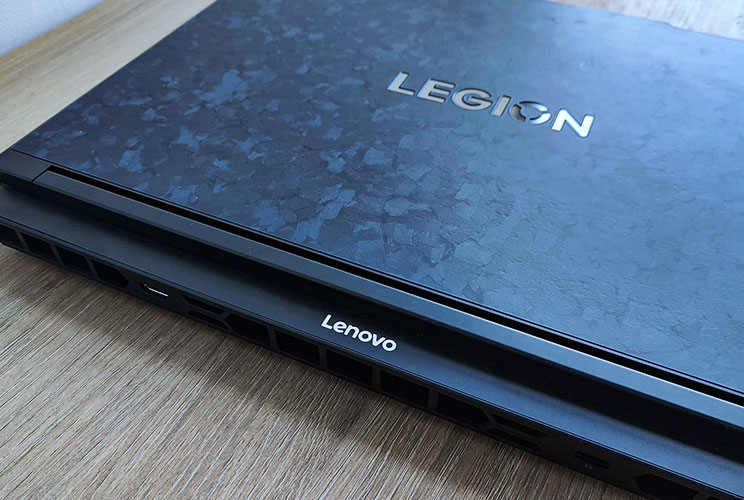 Lenovo Legion 9-18IAX10: לגיימרים עם כיסים עמוקים