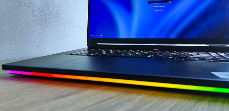 Lenovo Legion 9-18IAX10: לגיימרים עם כיסים עמוקים