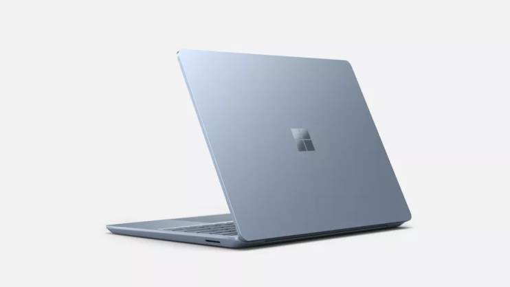 מיקרוסופט חושפת ניידים חדשים בסדרת Microsoft Surface