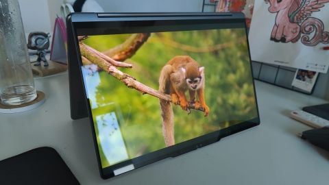 Lenovo Yoga 9-14ILL10: משלמים על נוחות