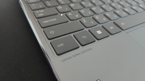 Lenovo Yoga 9-14ILL10: משלמים על נוחות