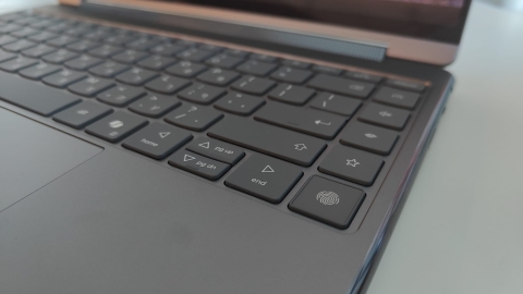 Lenovo Yoga 9-14ILL10: משלמים על נוחות