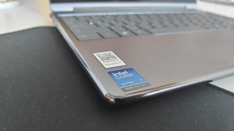 Lenovo Yoga 9-14ILL10: משלמים על נוחות