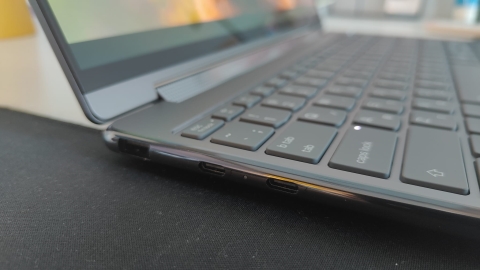 Lenovo Yoga 9-14ILL10: משלמים על נוחות