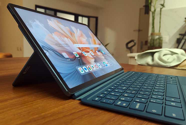 Lenovo Yoga Tab Plus TB520FU: יעיל כמו לפטופ, נוח כמו טאבלט