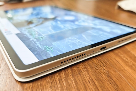 Lenovo Yoga Tab TB710FU: הרבה יותר מטאבלט Lenovo Yoga Tab TB710FU: הרבה יותר מטאבלט