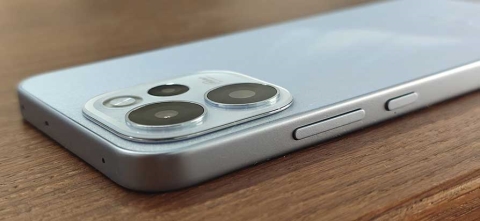 OPPO Reno15 F 5G: עמידות מרשימה, קושי בביצועים