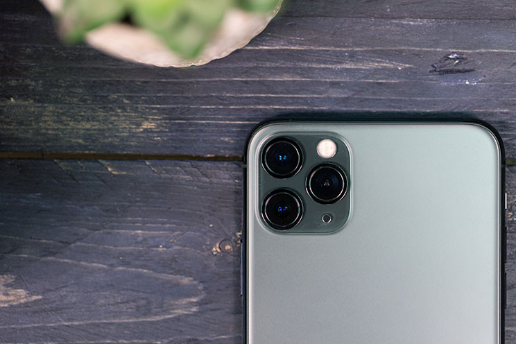 מסימני הקורונה: בעיית העדשות של אפל