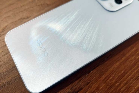 OPPO Reno15 F 5G: עמידות מרשימה, קושי בביצועים