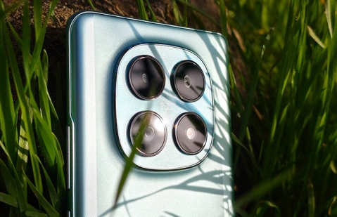 POCO M8 5G: תחפושת של מכשיר דגל POCO M8 5G: תחפושת של מכשיר דגל