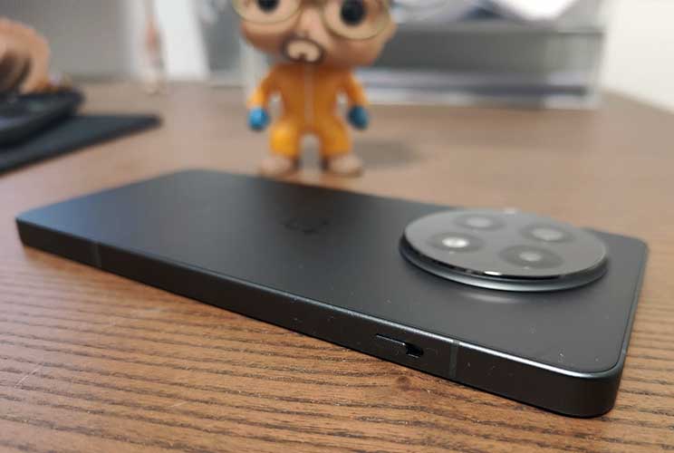 OnePlus 13R: מכשיר דגל במחיר נגיש