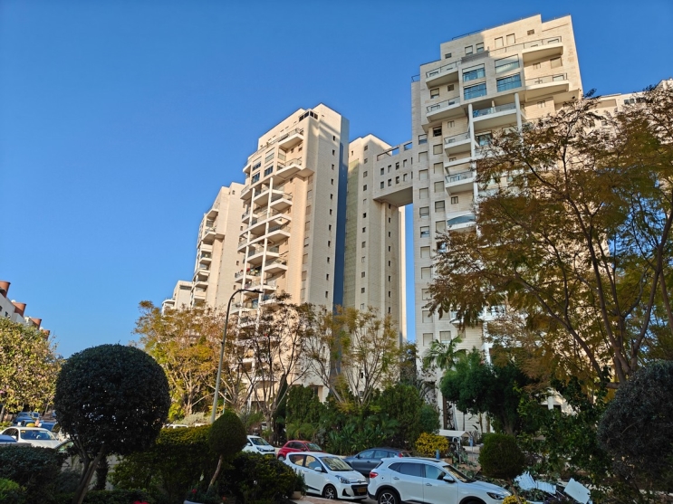 OnePlus 13R: מכשיר דגל במחיר נגיש